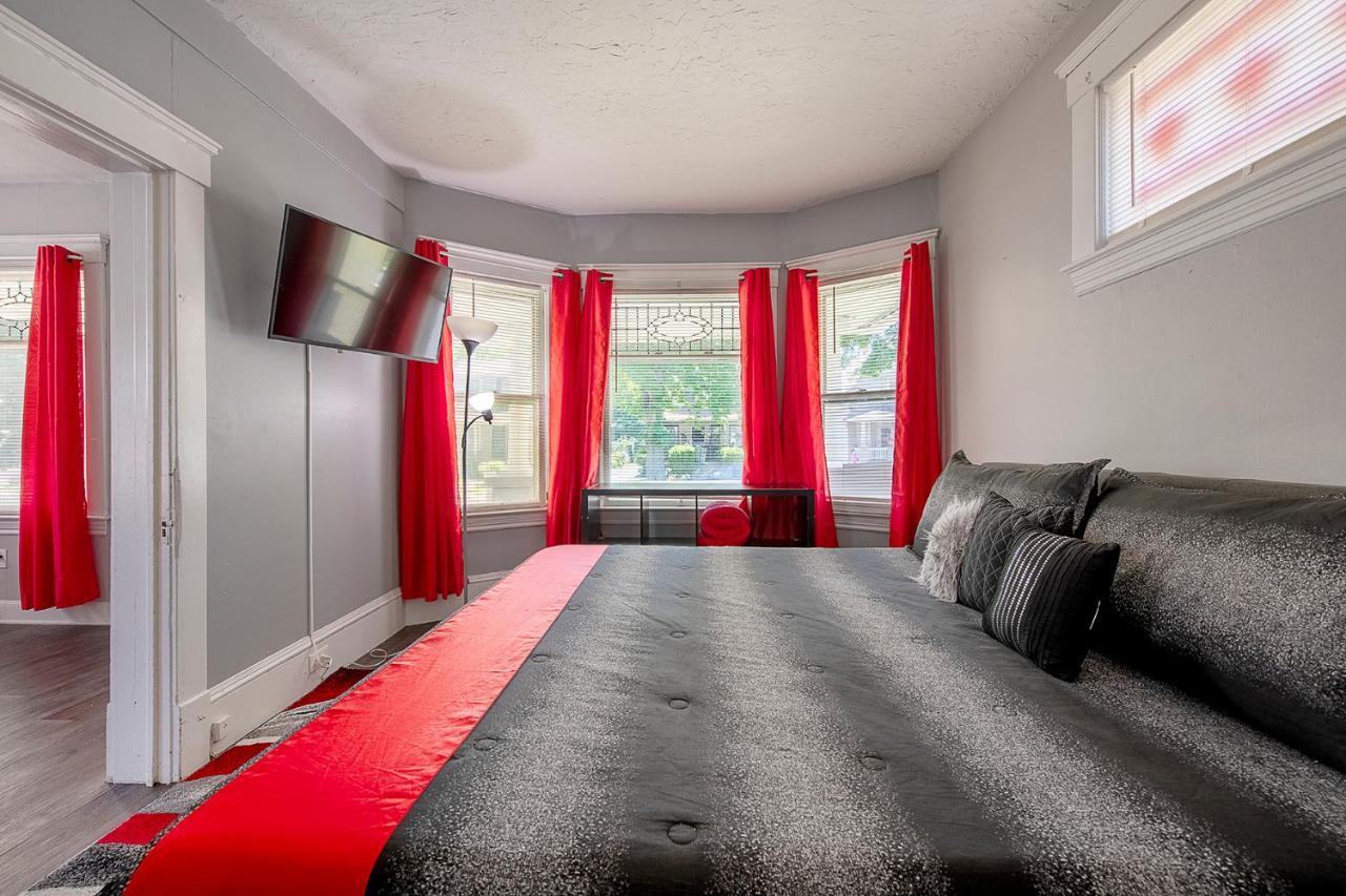 The Rubi Lounge - Spacious Brooklyn Centre Modern Escape Near Downtown With Parking, 300Mb Wifi & Self Check-In Cleveland Esterno foto