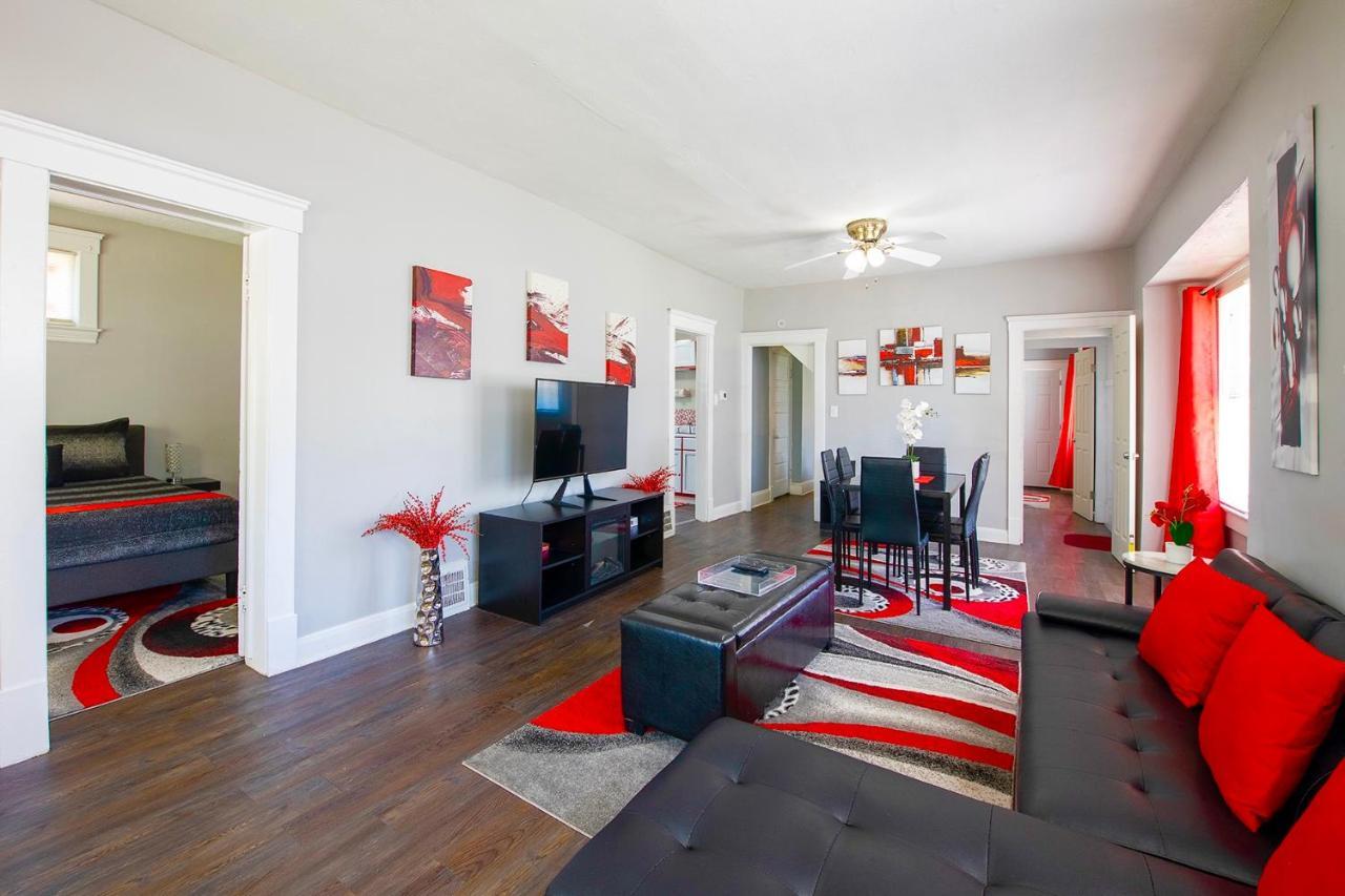 The Rubi Lounge - Spacious Brooklyn Centre Modern Escape Near Downtown With Parking, 300Mb Wifi & Self Check-In Cleveland Esterno foto