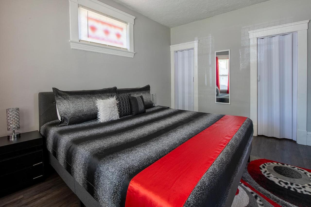 The Rubi Lounge - Spacious Brooklyn Centre Modern Escape Near Downtown With Parking, 300Mb Wifi & Self Check-In Cleveland Esterno foto