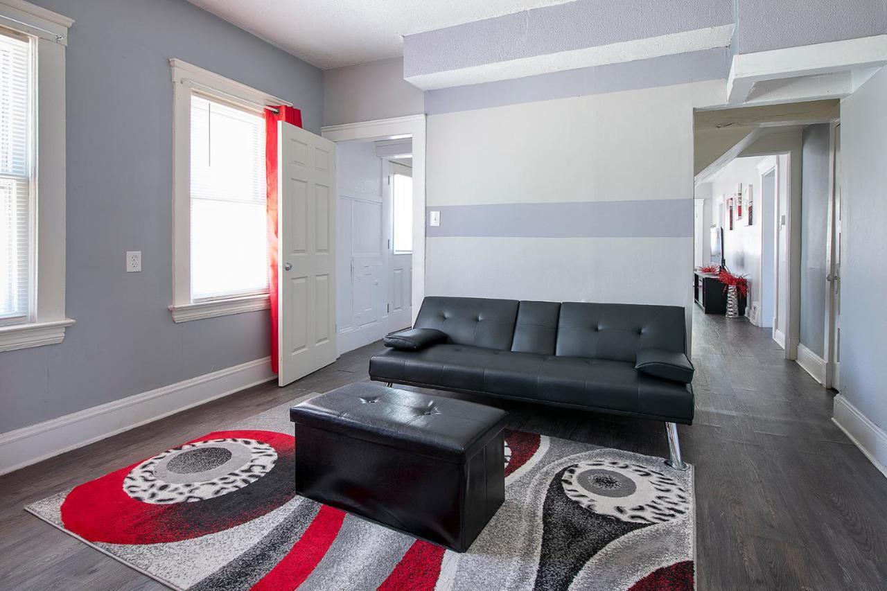 The Rubi Lounge - Spacious Brooklyn Centre Modern Escape Near Downtown With Parking, 300Mb Wifi & Self Check-In Cleveland Esterno foto