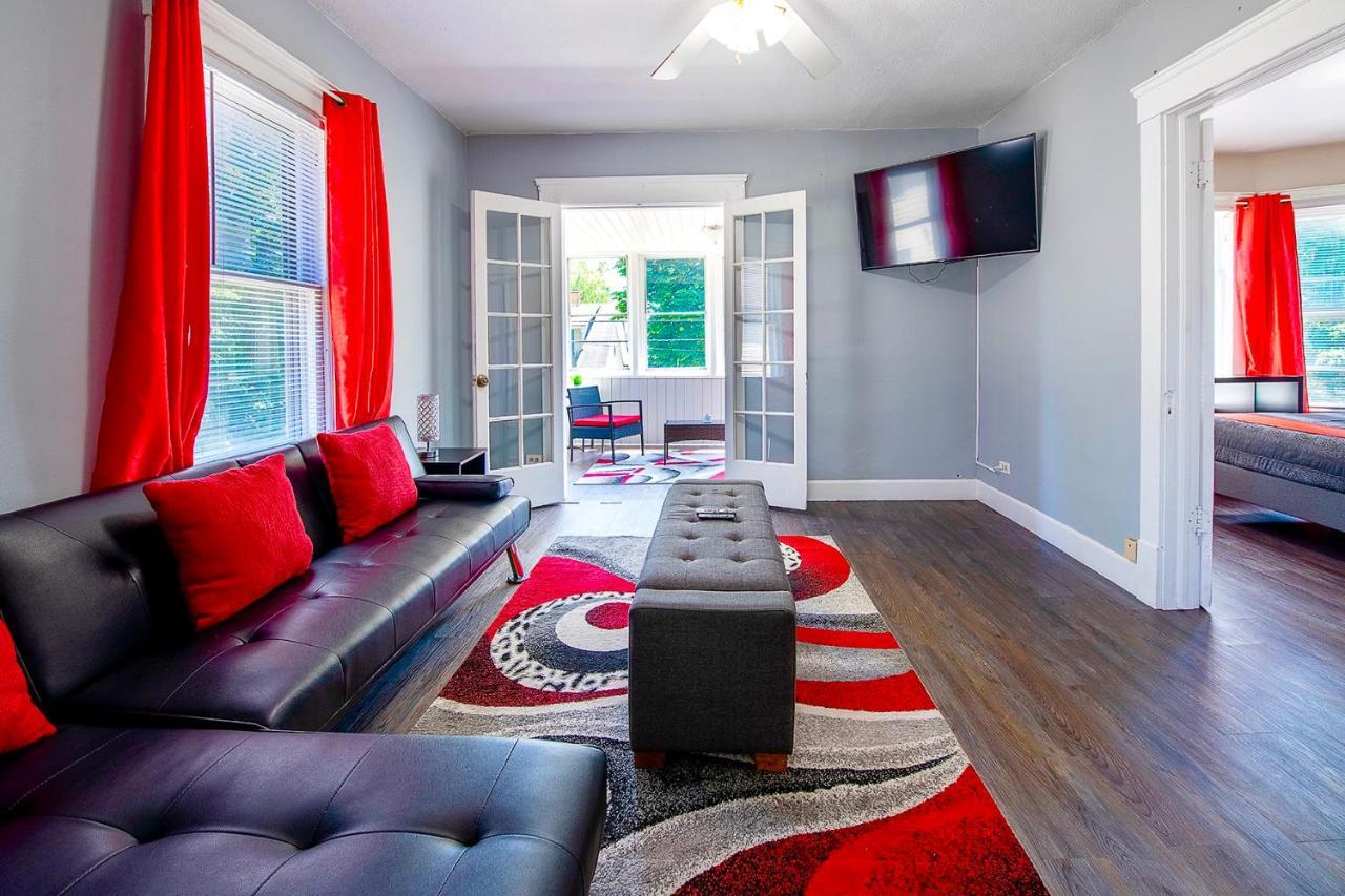 The Rubi Lounge - Spacious Brooklyn Centre Modern Escape Near Downtown With Parking, 300Mb Wifi & Self Check-In Cleveland Esterno foto